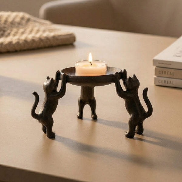 3 Cat Candle Holder
Tealight
Decor
Decoration
Cute
Antique 
Brass